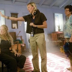 MAMMA MIA!, from left: Meryl Streep, director Phyllida Lloyd, Julie Walters, on set, 2008. ©Universal