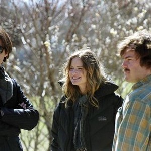 MARGOT AT THE WEDDING, from left: director Noah Baumbach, Jennifer Jason Leigh, Jack Black, on set, 2007. ©Paramount Classics