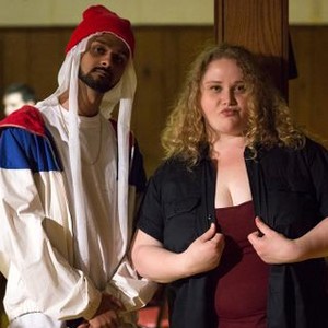PATTI CAKE$, (AKA PATTI CAKES), FROM LEFT: SIDDHARTH DHANANJAY, DANIELLE MACDONALD, 2017. PH: JEONG PARK/TM & COPYRIGHT © FOX SEARCHLIGHT PICTURES. ALL RIGHTS RESERVED.