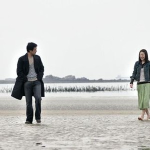 WOMAN ON THE BEACH, (aka HAEBYONUI YOIN), Kim Seung-woo, Go Hyun-jung, Kim Tae-woo, 2006. ©New Yorker Films