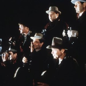 THE BRINK'S JOB, bottom from left: Kevin O'Connor, Peter Falk, Warren Oates, top from left: Gerald Murphy, Allen Garfield, Paul Sorvino, 1978, © Universal