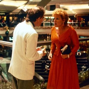 Scenes From a Mall (1990) photo 6