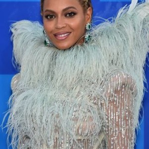 Beyonce Knowles at arrivals for 2016 MTV Video Music Awards VMAs - Arrivals 1, Madison Square Garden, New York, NY August 28, 2016. Photo By: Steven Ferdman/Everett Collection