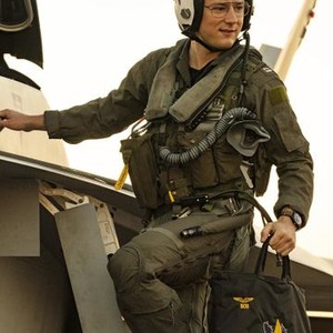 Lewis Pullman plays "BOB" in Top Gun: Maverick from Paramount Pictures, Skydance and Jerry Bruckheimer Films.