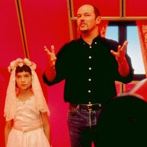 MY LIFE IN PINK, (aka MA VIE EN ROSE), Georges Du Fresne, director Alain Berliner, on set, 1997. ©Sony Pictures Classics