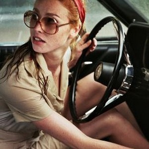 The Lady in the Car With Glasses and a Gun (2015) photo 15