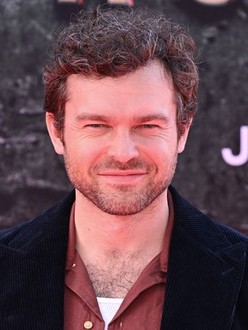 Alden Ehrenreich Girlfriend