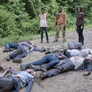The Walking Dead, Sonequa Martin (L), Larry Gilliard Jr. (C), Sarah Wayne Callies (R), 'Inmates', Season 4, Ep. #10, 02/16/2014, ©AMC