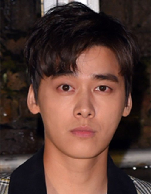 Li Yi Feng