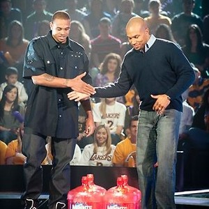 Minute to Win It, Derek Fisher (L), Shannon Brown (R), 'Lakers in the Circle', Season 2, Ep. #16, 03/16/2011, ©NBC