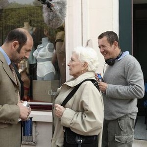 WELCOME TO THE STICKS, (aka WELCOME TO THE LAND OF SHTIS, aka BIENVENUE CHEZ LES CH'TIS), from left: Kad Merad, Line Renaud, director Dany Boon, on set, 2008. ©Pathe Films