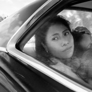 ROMA, YALITZA APARICIO (TOP LEFT), DANIELA DEMESA (DARK HAIR, RIGHT), MARCO GRAF (BOTTOM RIGHT), 2018. PH: ALFONSO CUARON/© NETFLIX