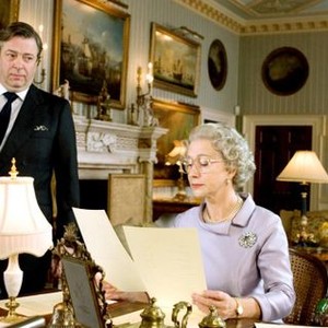 THE QUEEN, Roger Allam, Helen Mirren as Queen Elizabeth II, 2006. ©Miramax