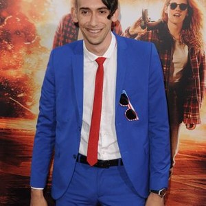 Max Landis at arrivals for AMERICAN ULTRA Premiere, The Ace Hotel Downtown, Los Angeles, CA August 18, 2015. Photo By: Dee Cercone/Everett Collection