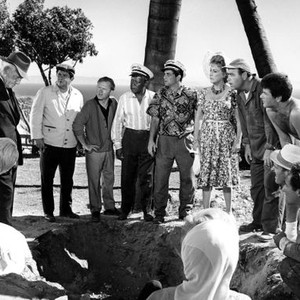 IT'S A MAD MAD MAD MAD WORLD, L-R Spencer Tracy, Budy Hackett, Mickey Rooney, Eddie Rochester Anderson, Peter Falk, Ethel Merman, Jonathan Winters, Dick Shawn, Terry-Thomas, Sid Caeser, 1963