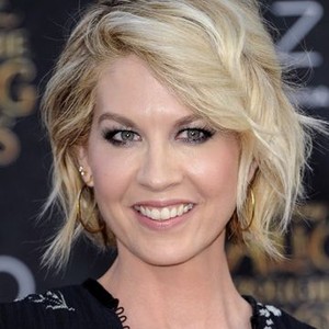 EXCLUSIVE!! Celebrity actress and mom, Jenna Elfman, reveals the