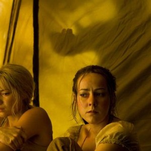 Laura Ramsey and Jena Malone in "The Ruins"