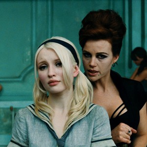(L-R) Emily Browning as Babydoll and Carla Gugino as Madam Gorski in "Sucker Punch." photo 17