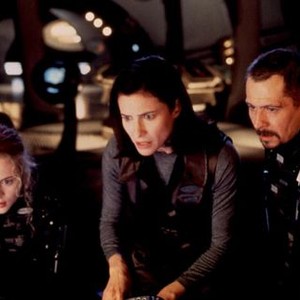 LOST IN SPACE, Heather Graham, Mimi Rogers, Gary Oldman, 1998
