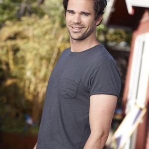David Walton as Pete