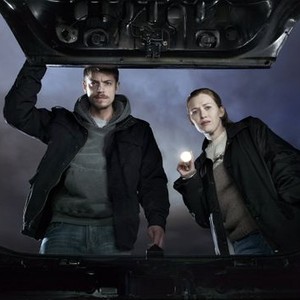 The Killing, Joel Kinnaman (L), Mireille Enos (R), 'Pilot', Season 1, Ep. #1, 04/03/2011, ©AMC