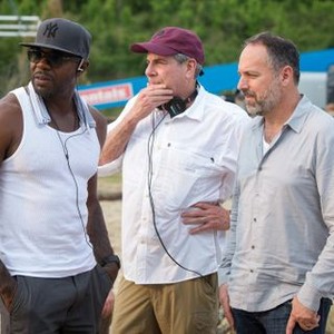 THE MAGNIFICENT SEVEN,   from left: director Antoine Fuqua, producer Roger Birnbaum, producer Todd Black, on set, 2016. ph: Scott Garfield/© Columbia Pictures