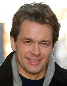 Julian Ovenden