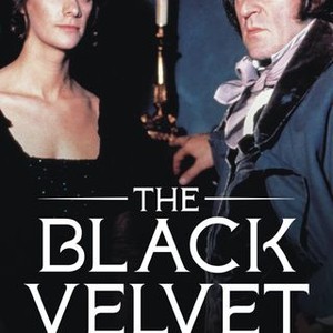 The Black Velvet Gown photo 11