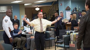 Brooklyn 99 s1 e1 shop