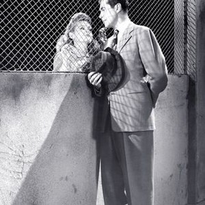 Girls in Chains (1943) photo 3