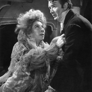 GREAT EXPECTATIONS, from left: Martita Hunt, John Mills, 1946