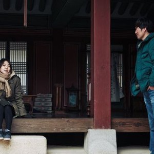 RIGHT NOW, WRONG THEN, (AKA JI-GEUM-EUN-MAT-GO-GEU-DDAE-NEUN-TEUL-LI-DA), FROM LEFT: Kim Min-hee, JEONG JAE-YEONG, 2015. © GRASSHOPPER FILM