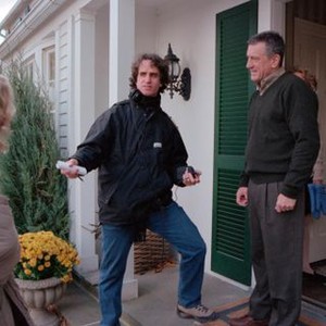 MEET THE PARENTS, (l to r) Teri Polo, director Jay Roach, Robert De Niro, 2000.