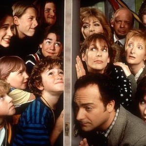 HOUSE ARREST, Jennifer Love Hewitt (left), Jamie Lee Curtis, Kevin Pollak, Sheila McCarthy, Christopher McDonald, 1996