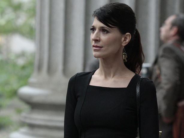 Perrey Reeves Long Hair