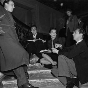 THE FALLEN IDOL, (aka THE LOST ILLUSION), Ralph Richardson, associate producer Philip Brandon, Sonia Dresdel, producer and director Carol Reed, on-set, 1948