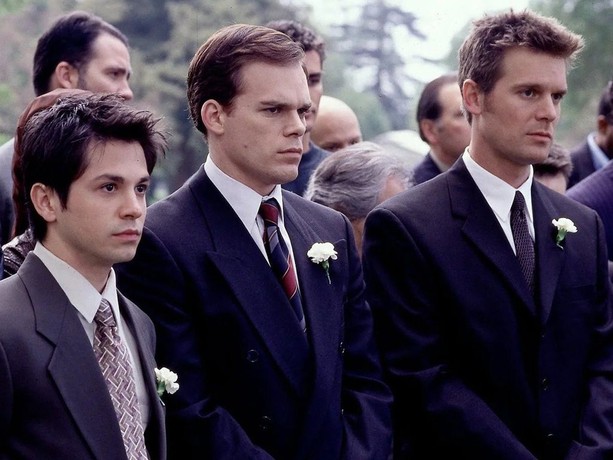 Six feet under shop streaming season 1