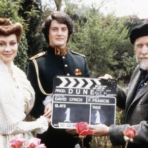 DUNE, from left: Francesca Annis, Kyle MacLachlan, cinematographer Freddie Francis on set, 1984, © Universal