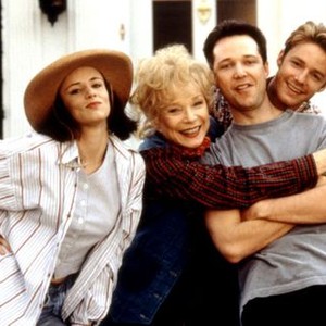 THE EVENING STAR, Juliette Lewis, Shirley MacLaine, George Newbern, Mackenzie Astin, 1996, (c)Paramount