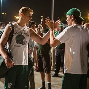 (L-R) Alexander Ludwig as Chris Ryan and Matthew Daddario as Danny Ladouceur in "When the Game Stands Tall." photo 17
