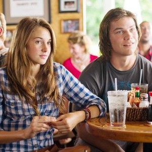 THE DESCENDANTS, from left: Shailene Woodley, Nick Krause, 2011, ©Fox Searchlight Pictures