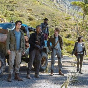 MAZE RUNNER: THE DEATH CURE, FROM LEFT, DYLAN O BRIEN, GIANCARLO ESPOSITO, DEXTER DARDEN, THOMAS BRODIE-SANGSTER, ROSA SALAZAR, 2018. PH:  JOE ALBLAS. TM AND COPYRIGHT ©20TH CENTURY FOX FILM CORP. ALL RIGHTS RESERVED