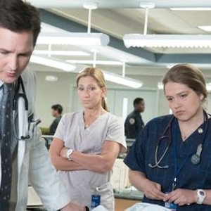 Nurse Jackie, Betty Gilpin (L), Merritt Wever (C), Anna Deavere Smith (R), 'Godfathering', Season 7, Ep. #3, 04/26/2015, ©SHO