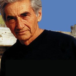 Howard Zinn: You Can't Be Neutral on a Moving Train (2004) photo 4
