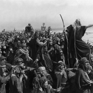 THE TEN COMMANDMENTS, Theodore Roberts (right), 1923, Moses and Israelities at the Red Sea