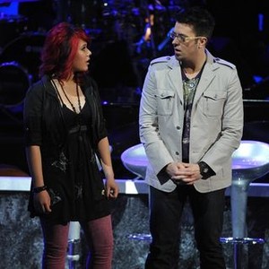 American Idol, Danny Gokey (L), Allison Iraheta (R), Season 8, 1/13/2009, ©FOX