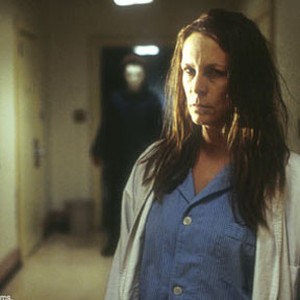 Jamie Lee Curtis and Michael Myers in Rick Rosenthal's HALLOWEEN RESURRECTION. photo 19