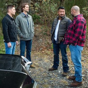 Supernatural, Jensen Ackles (L), Jared Padalecki (C), Hugo Ateo (R), 'The Chitters', Season 11, Ep. #19, 04/27/2016, ©KSITE