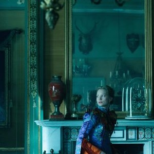 Alice Through the Looking Glass photo 9