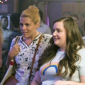 I FEEL PRETTY, FROM LEFT: BUSY PHILIPPS, AIDY BRYANT, 2018. PH: MARK SCHAFER/© STX ENTERTAINMENT